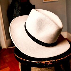 Bailey Unisex  hat Limited Edition/ with tags attached